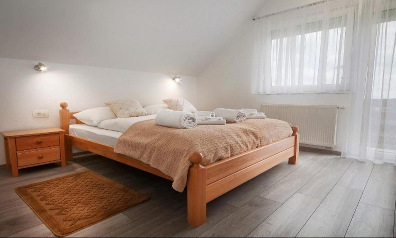 Apartment Josipa 塞里特雷尼科 外观 照片