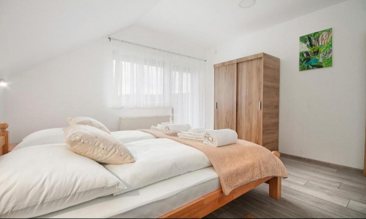 Apartment Josipa 塞里特雷尼科 外观 照片