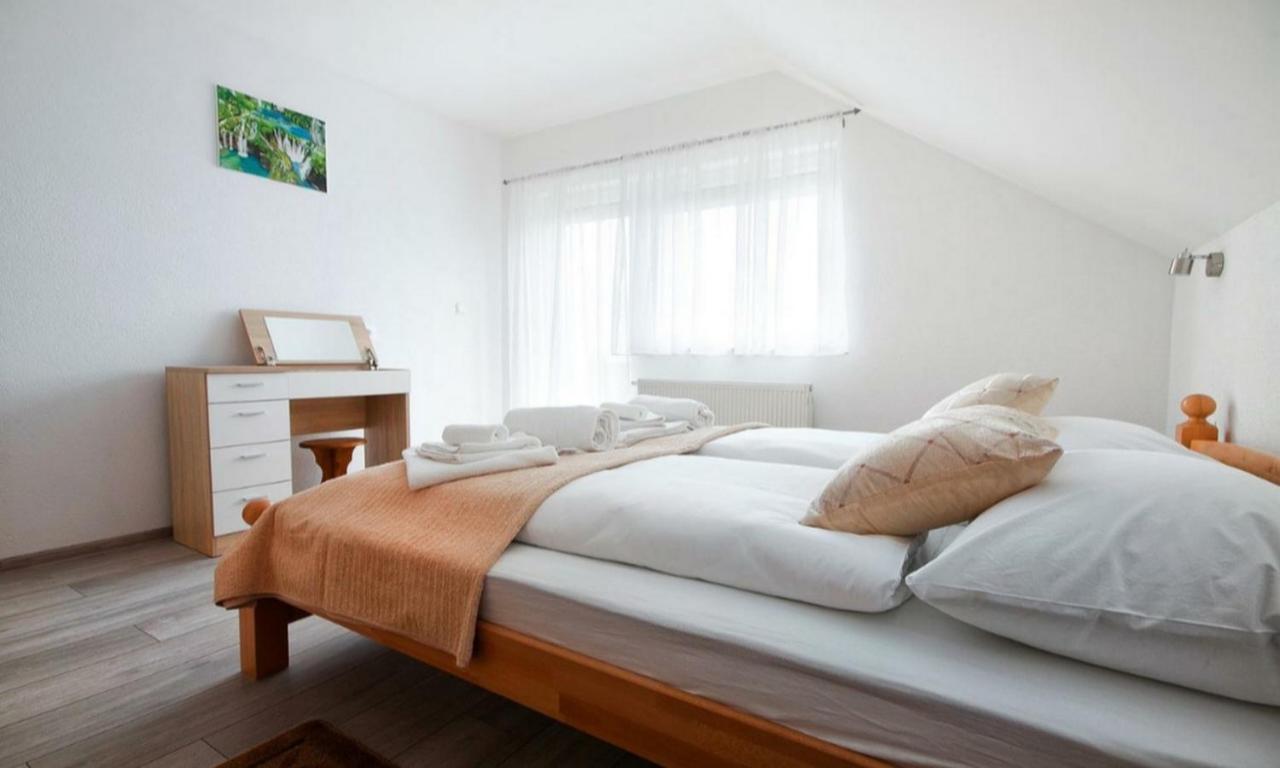 Apartment Josipa 塞里特雷尼科 外观 照片