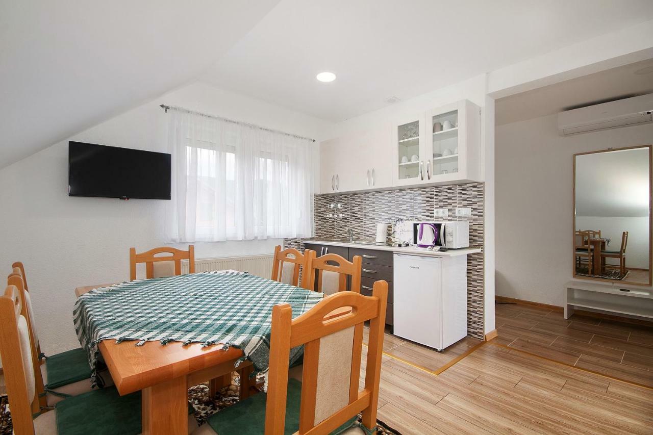 Apartment Josipa 塞里特雷尼科 外观 照片