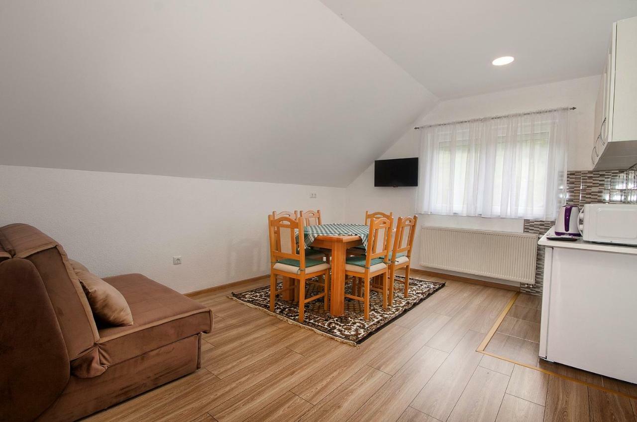 Apartment Josipa 塞里特雷尼科 外观 照片